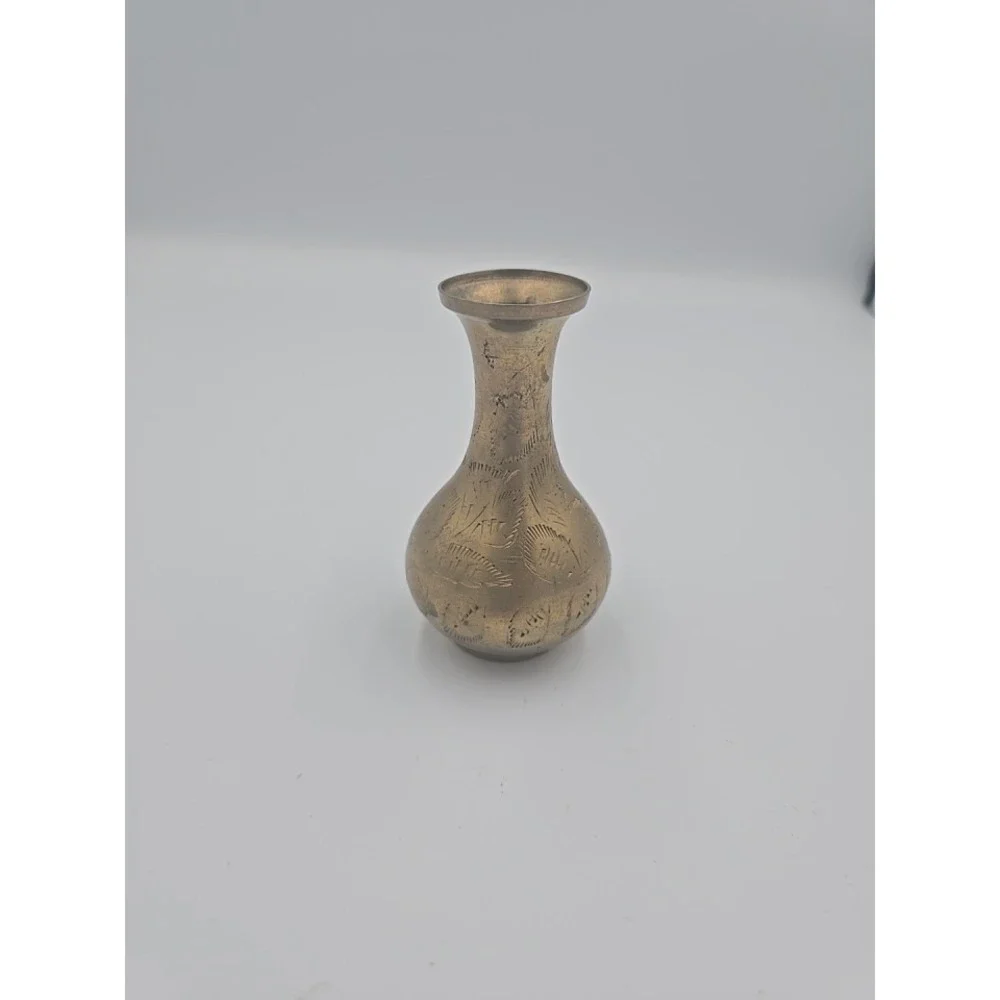 Solid Carved Brass Flower Bud Vase Vintage, Made‎ in India 3.5 Inches